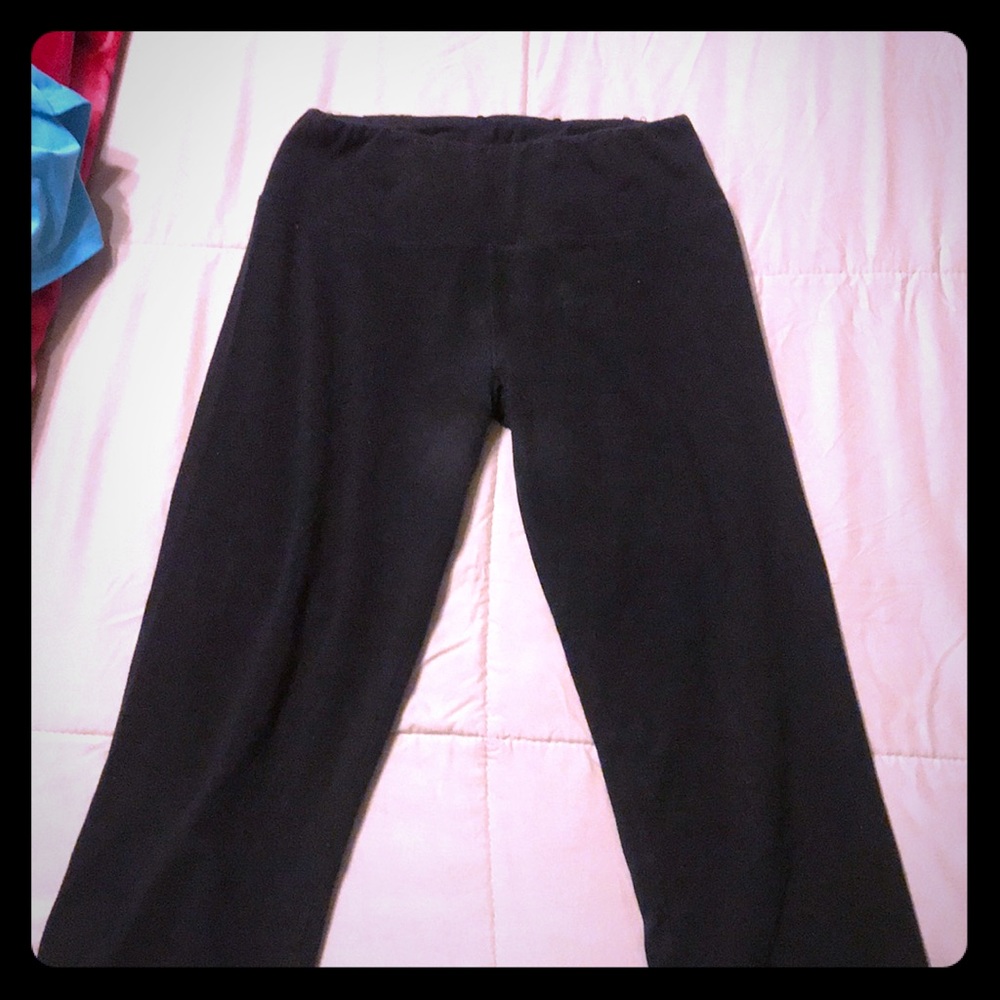 Capri leggings.